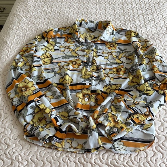 Charlotte Russe Size Small Flower print Blouse - Picture 3 of 12